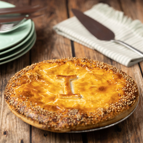 Ivan's Family Beef & Red Wine Pie 900g available at The Prickly Pineapple